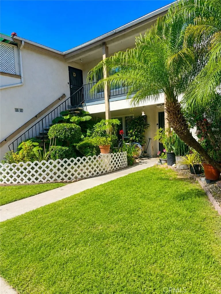 2546 E Park #C Anaheim, CA 92806