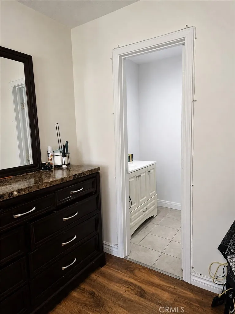 2546 E Park #C Anaheim, CA 92806