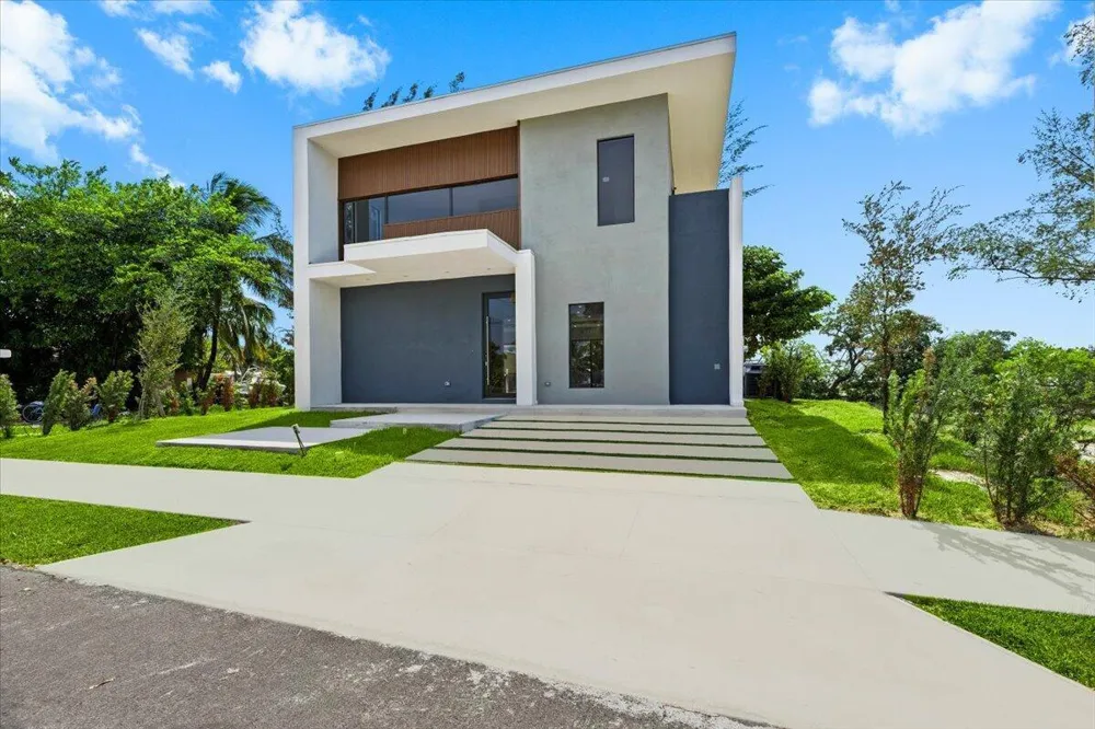 201 NW 14TH WAY Dania Beach, FL 33004