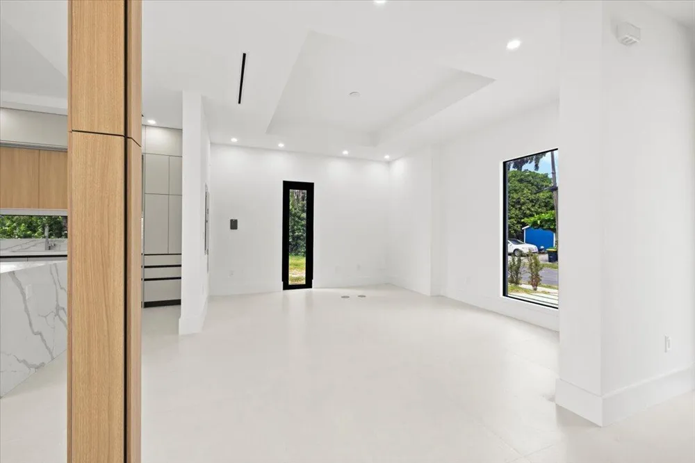 201 NW 14TH WAY Dania Beach, FL 33004