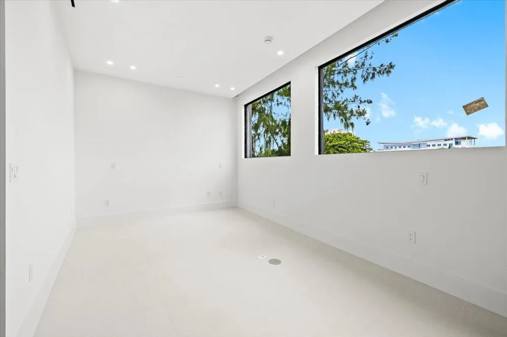 201 NW 14TH WAY Dania Beach, FL 33004