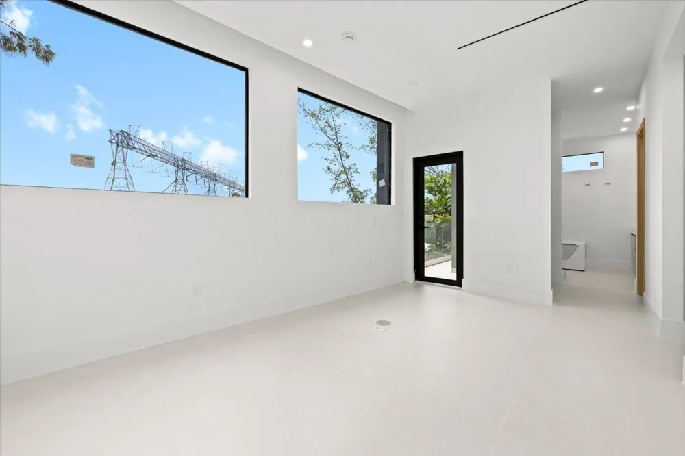 201 NW 14TH WAY Dania Beach, FL 33004