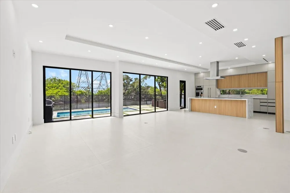 201 NW 14TH WAY Dania Beach, FL 33004
