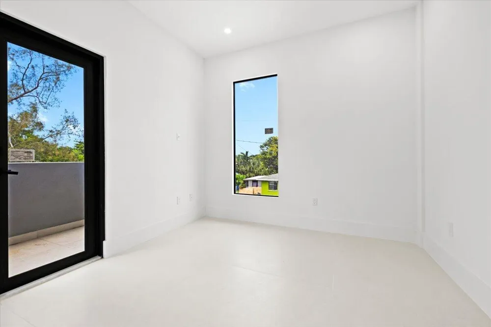 201 NW 14TH WAY Dania Beach, FL 33004
