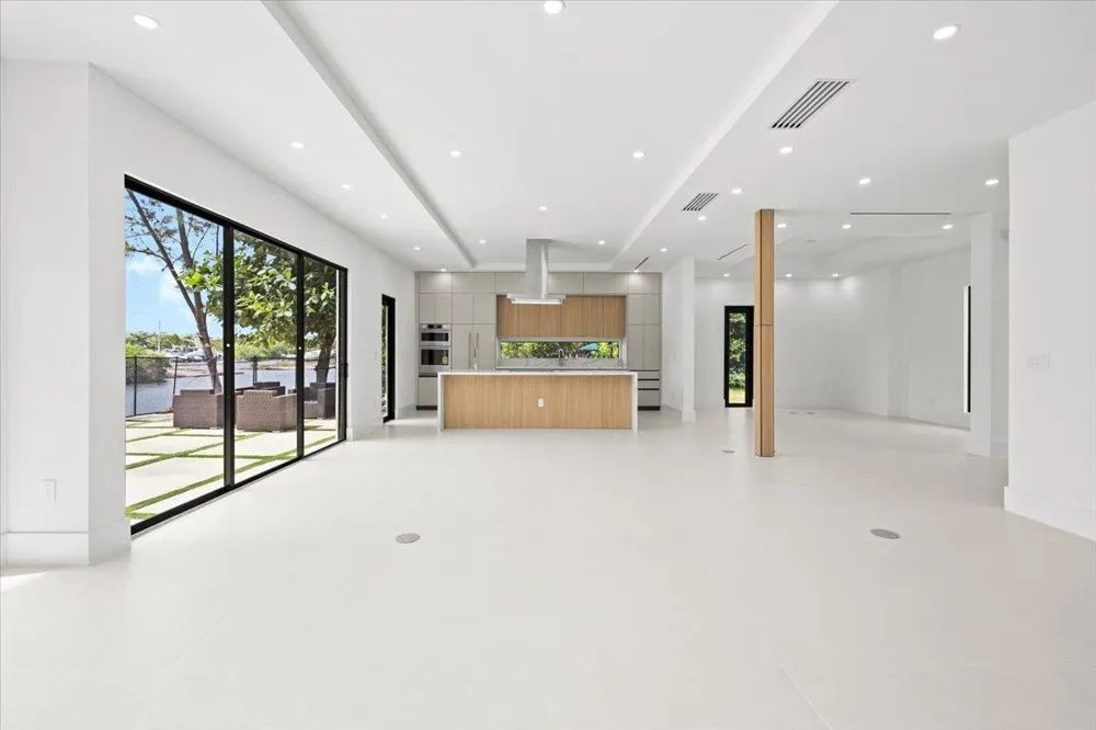 201 NW 14TH WAY Dania Beach, FL 33004