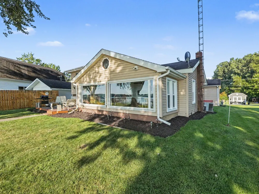 163 Lakeside Drive Quincy Township, MI 49082
