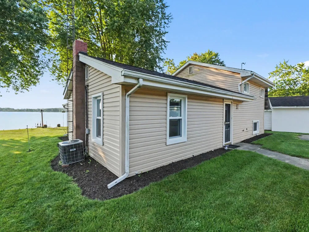 163 Lakeside Drive Quincy Township, MI 49082