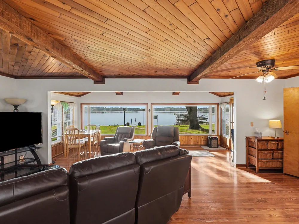 163 Lakeside Drive Quincy Township, MI 49082