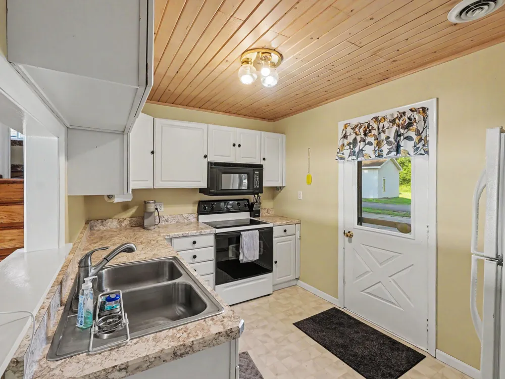 163 Lakeside Drive Quincy Township, MI 49082