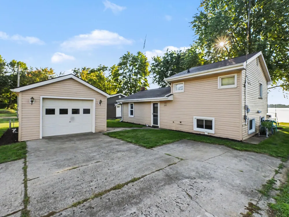 163 Lakeside Drive Quincy Township, MI 49082