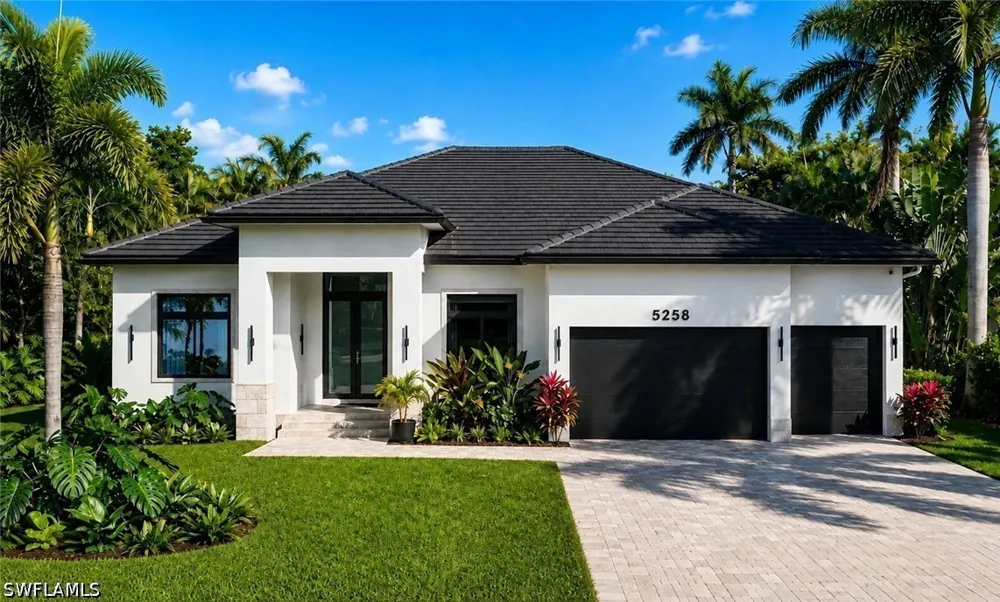 Skylark Court E Cape Coral, FL 33904