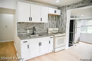 19357 Centralia Redford Charter Township, MI 48240