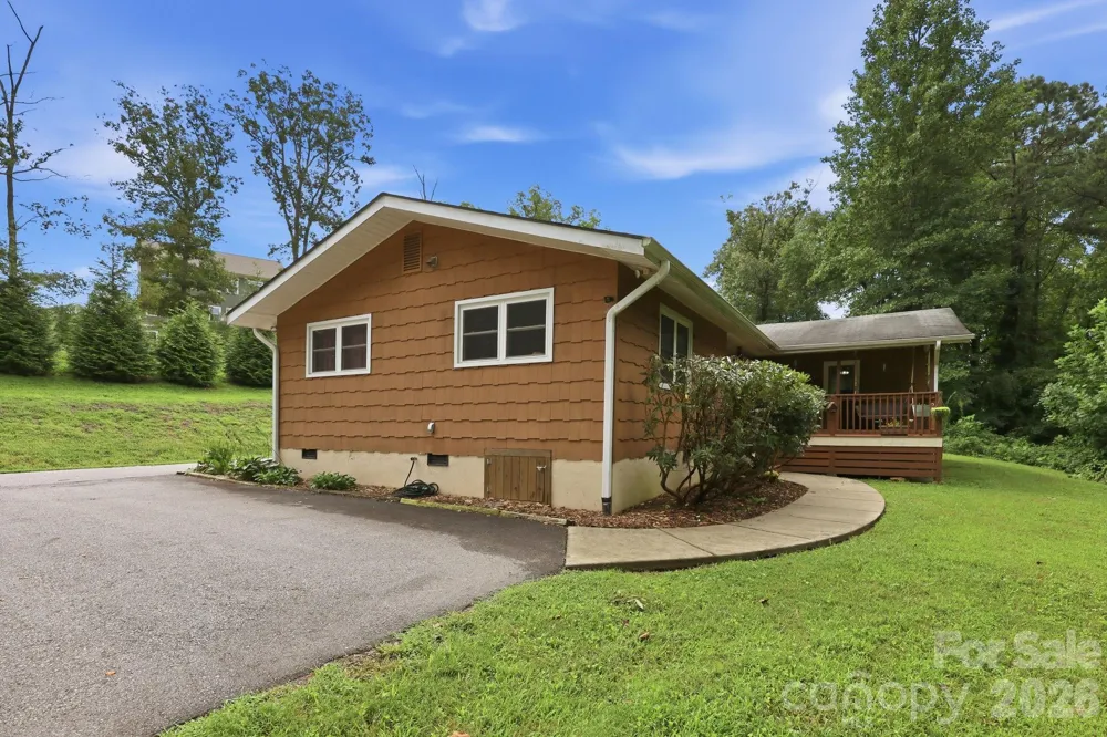 260 Justice Ridge Road Candler, NC 28715