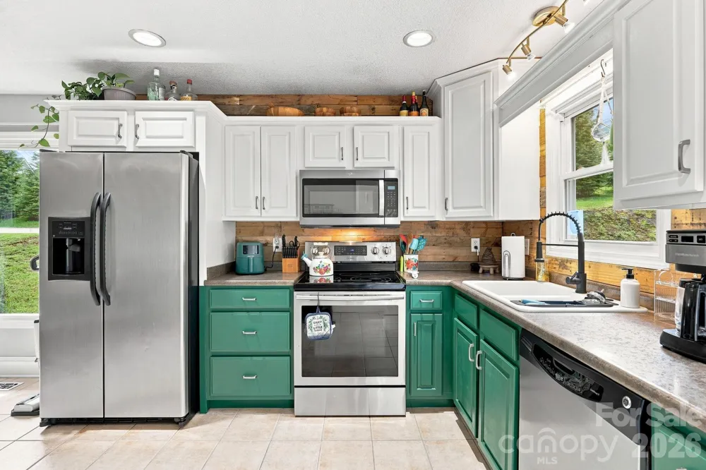 260 Justice Ridge Road Candler, NC 28715
