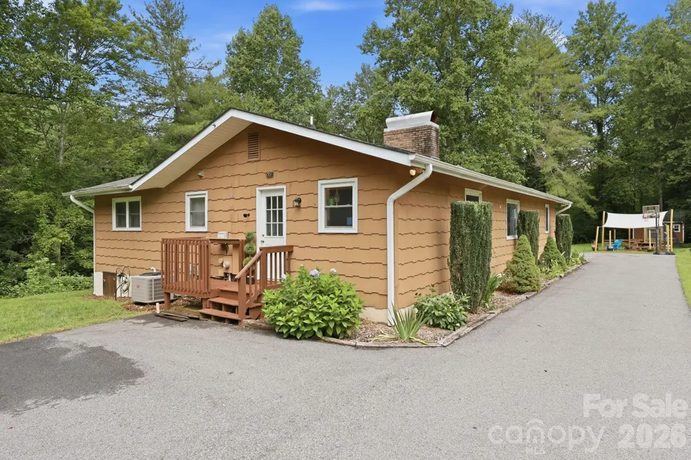 260 Justice Ridge Road Candler, NC 28715