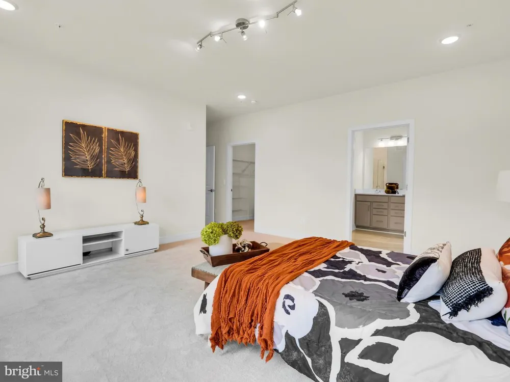 42920 FIREFLY SONATA TERRACE #101 Ashburn, VA 20148