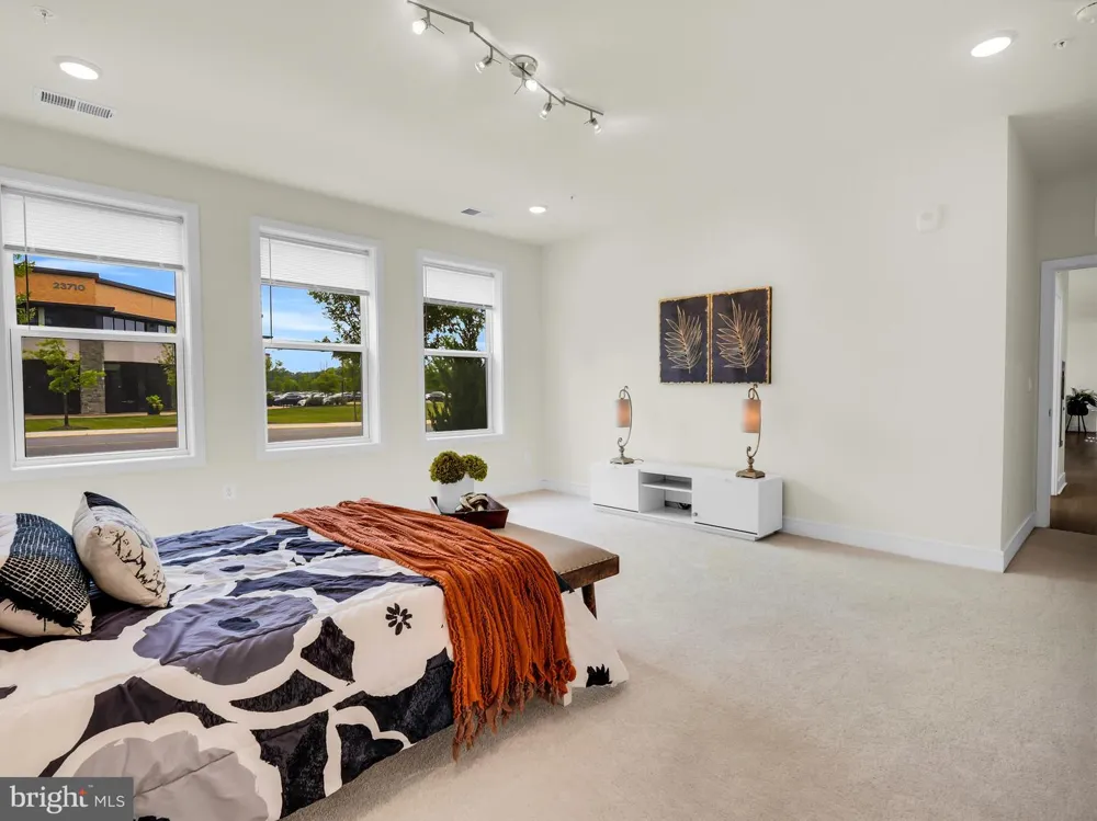 42920 FIREFLY SONATA TERRACE #101 Ashburn, VA 20148