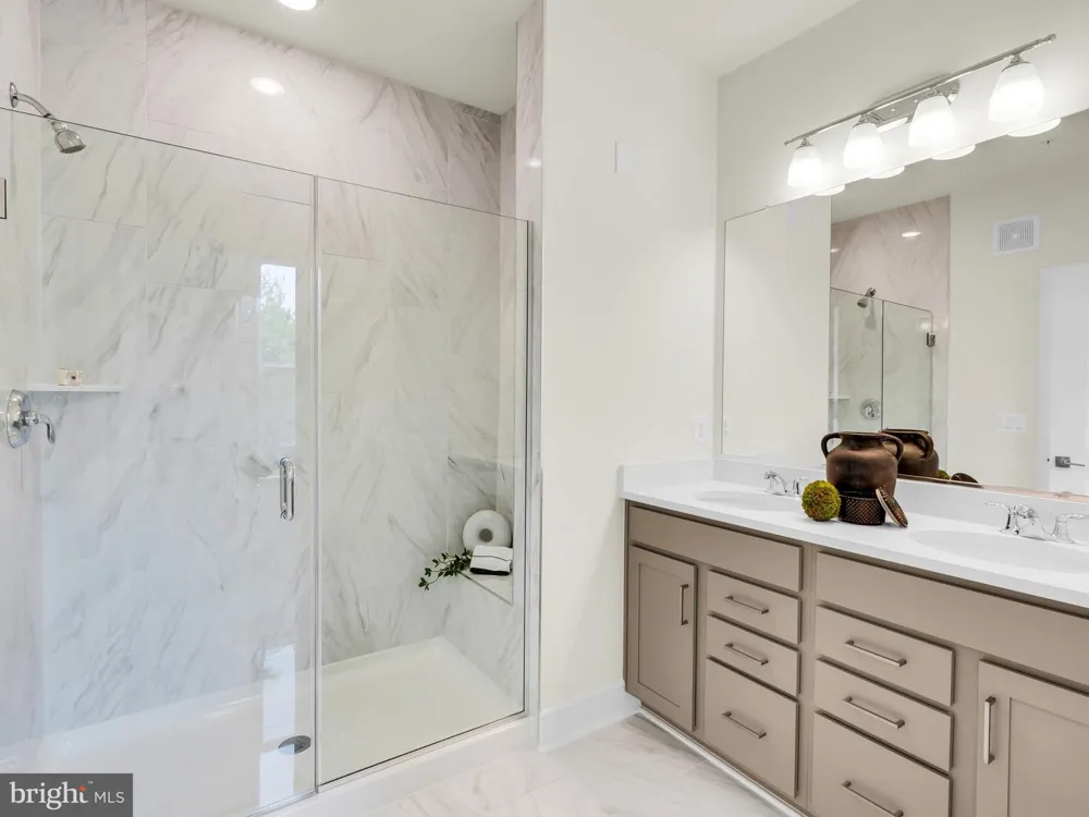 42920 FIREFLY SONATA TERRACE #101 Ashburn, VA 20148