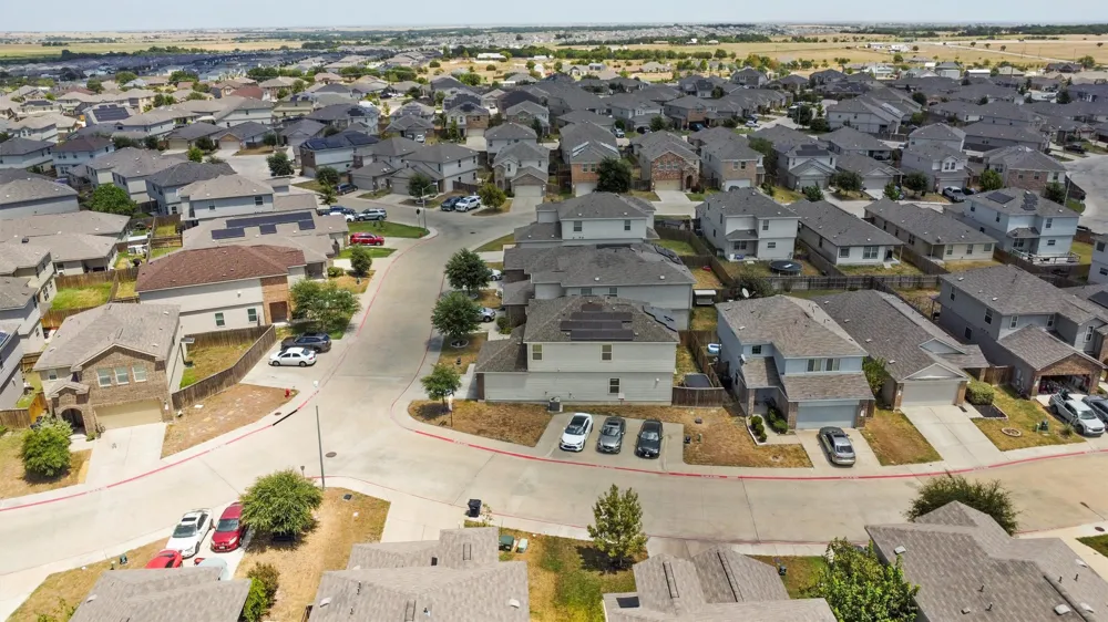 400 Circle Way Jarrell, TX 76537