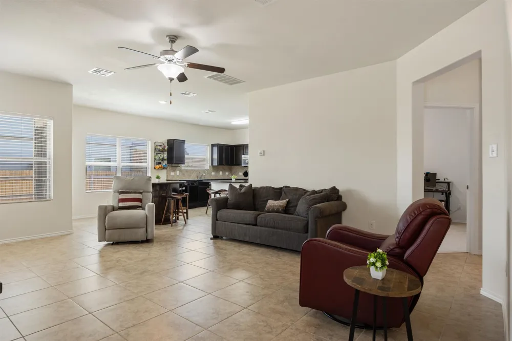 400 Circle Way Jarrell, TX 76537