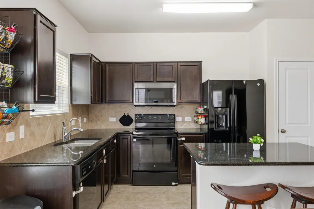 400 Circle Way Jarrell, TX 76537