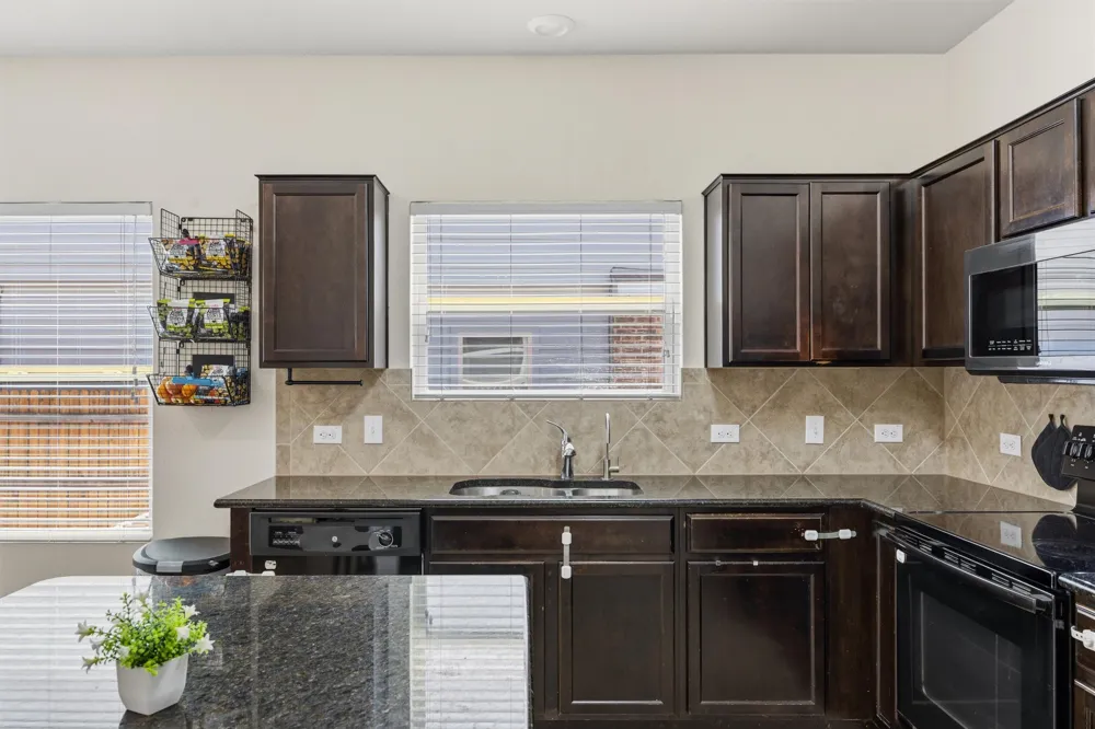 400 Circle Way Jarrell, TX 76537