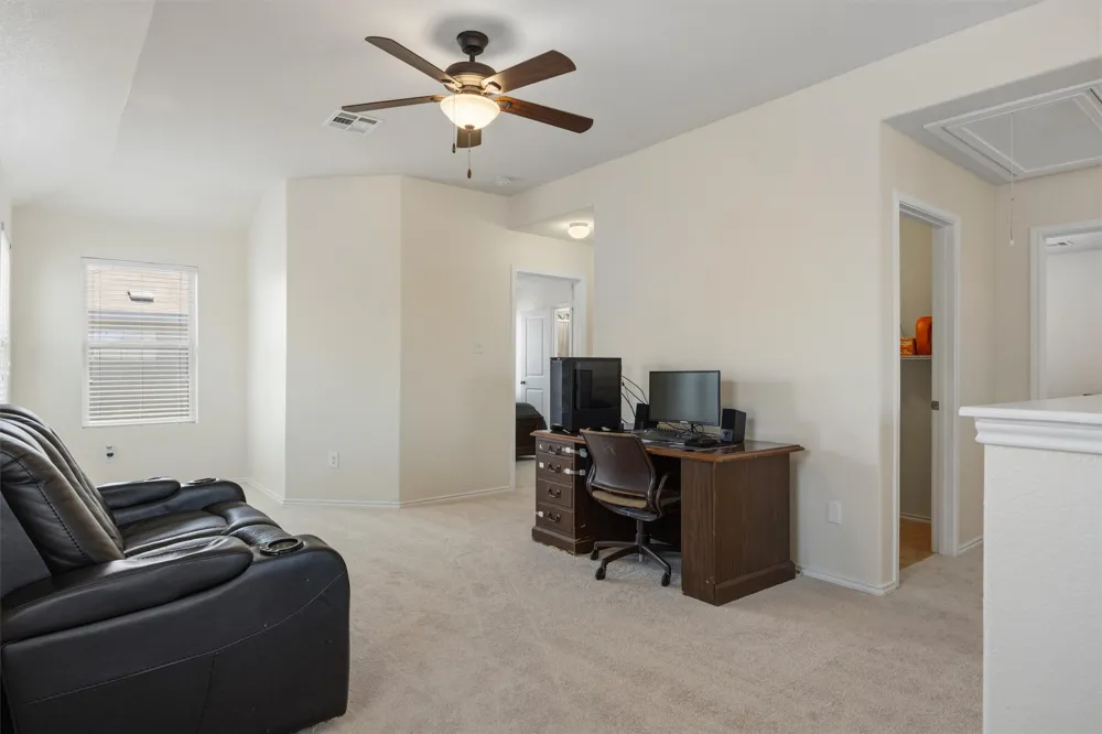 400 Circle Way Jarrell, TX 76537