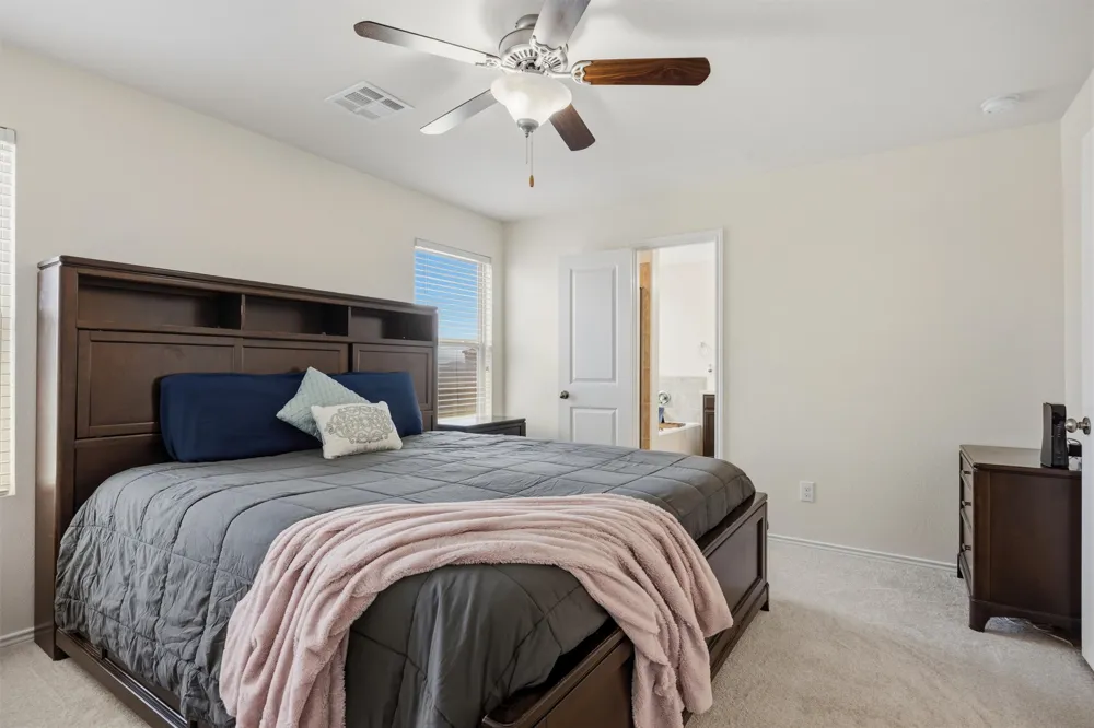 400 Circle Way Jarrell, TX 76537