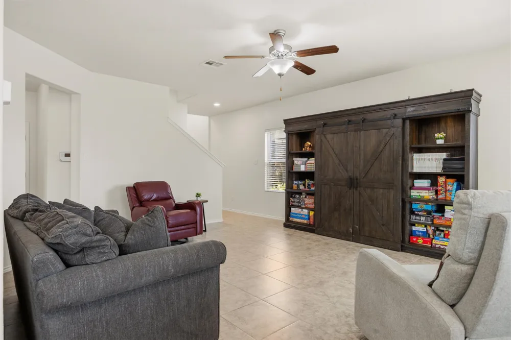 400 Circle Way Jarrell, TX 76537