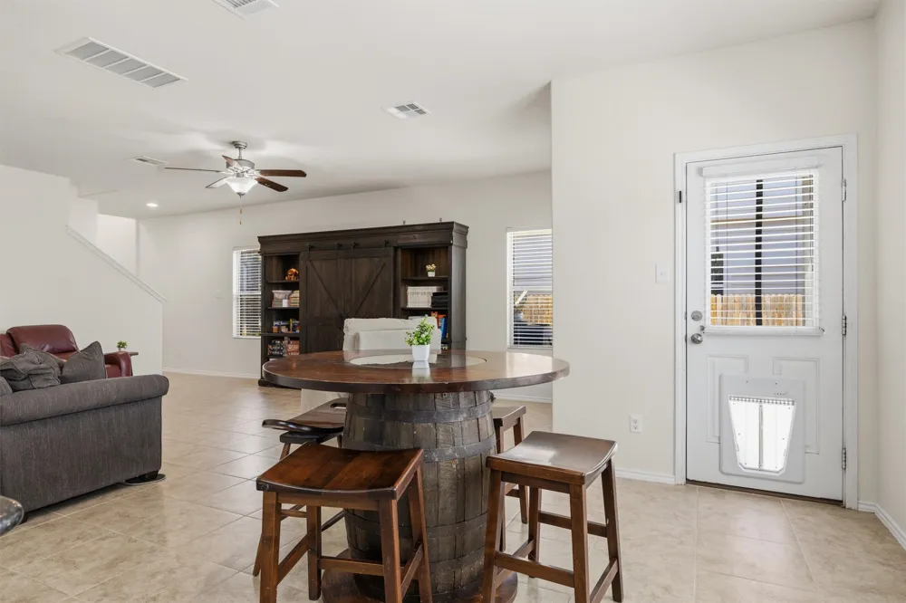 400 Circle Way Jarrell, TX 76537