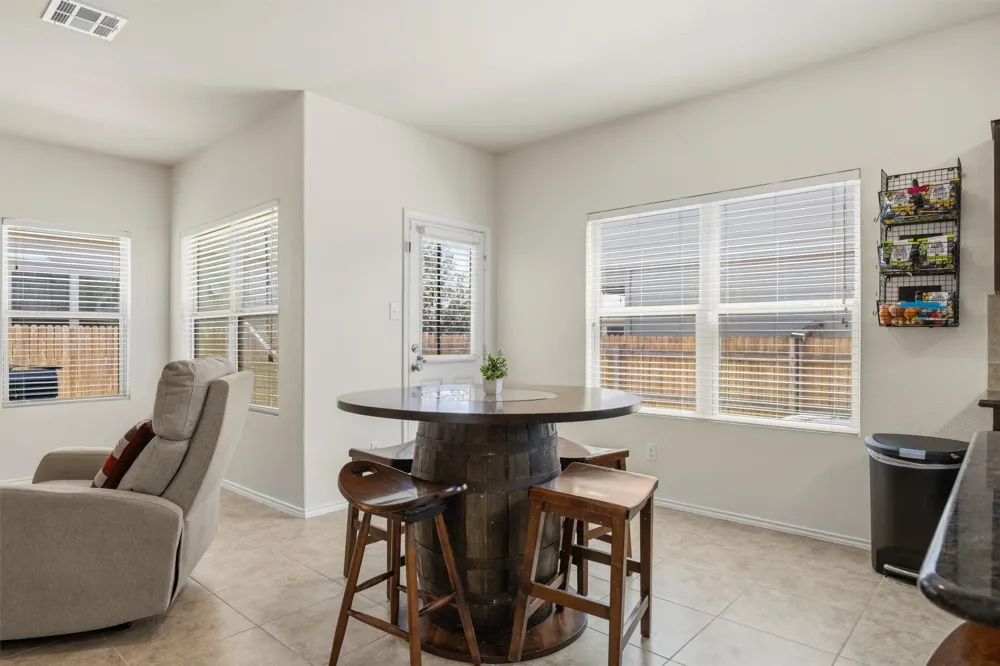 400 Circle Way Jarrell, TX 76537