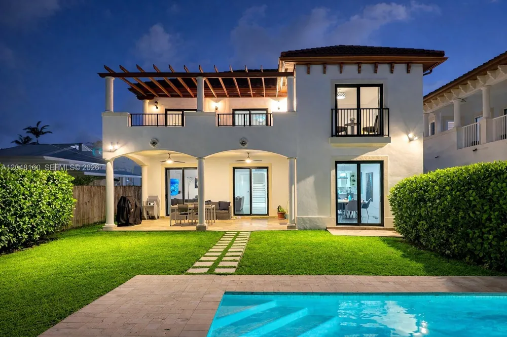 471 SW 30th Rd Miami, FL 33129