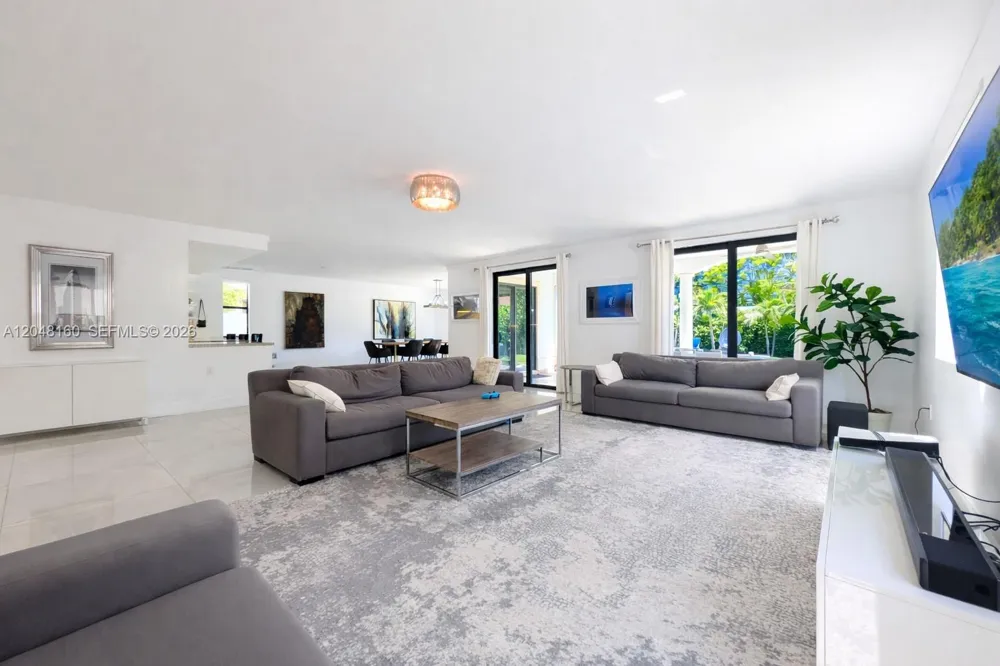 471 SW 30th Rd Miami, FL 33129