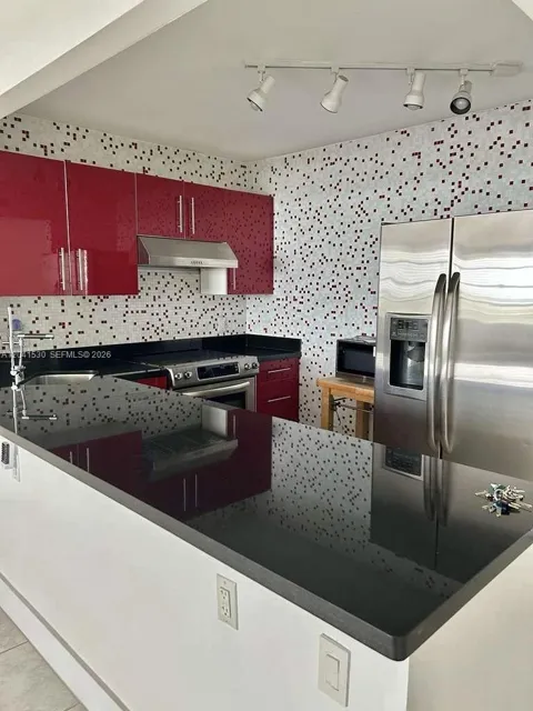 2016 Bay Dr #602