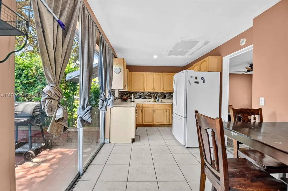 1572 Woodland Ave West Palm Beach, FL 33415