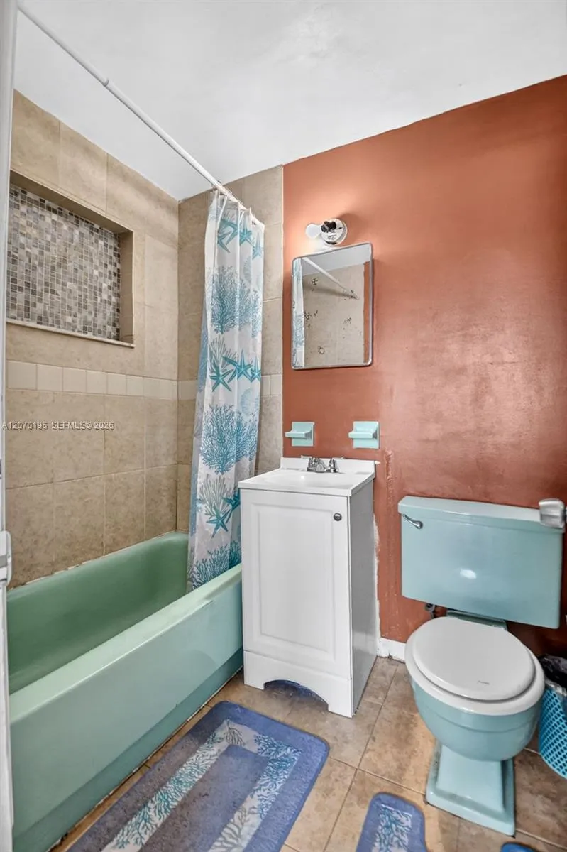 1572 Woodland Ave West Palm Beach, FL 33415