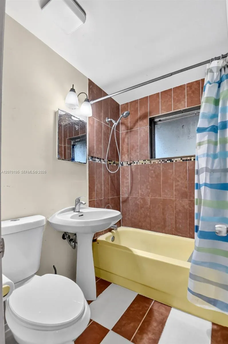 1572 Woodland Ave West Palm Beach, FL 33415