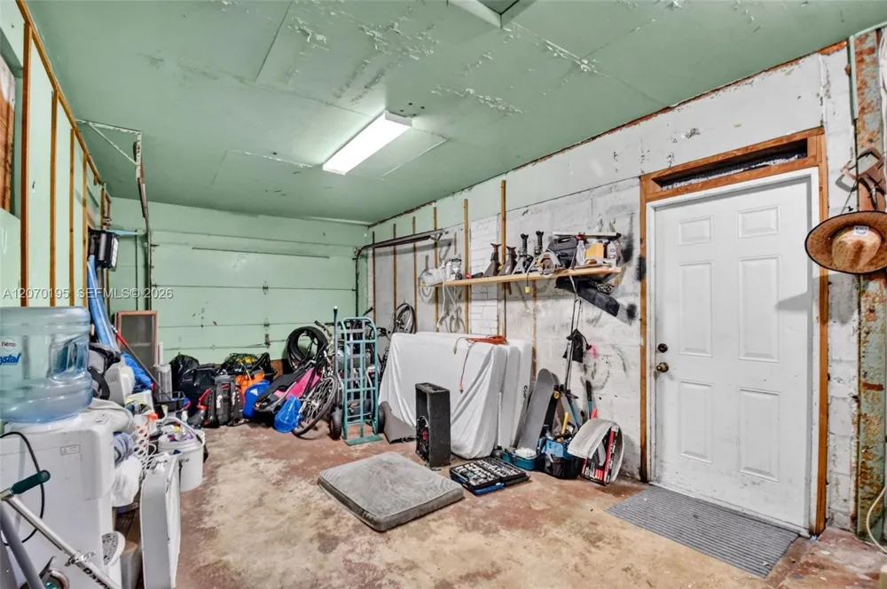 1572 Woodland Ave West Palm Beach, FL 33415