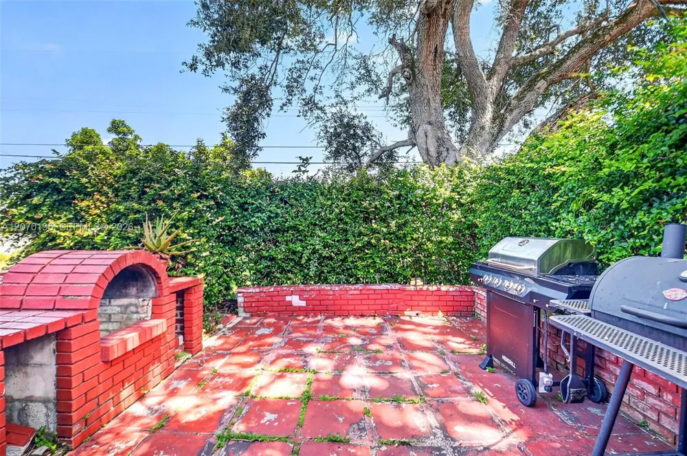 1572 Woodland Ave West Palm Beach, FL 33415