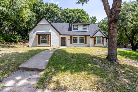 809 Wood River Road