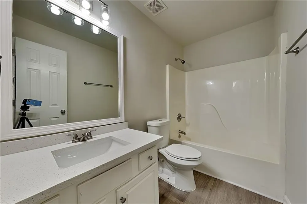 863 Langley View Court Loganville, GA 30052