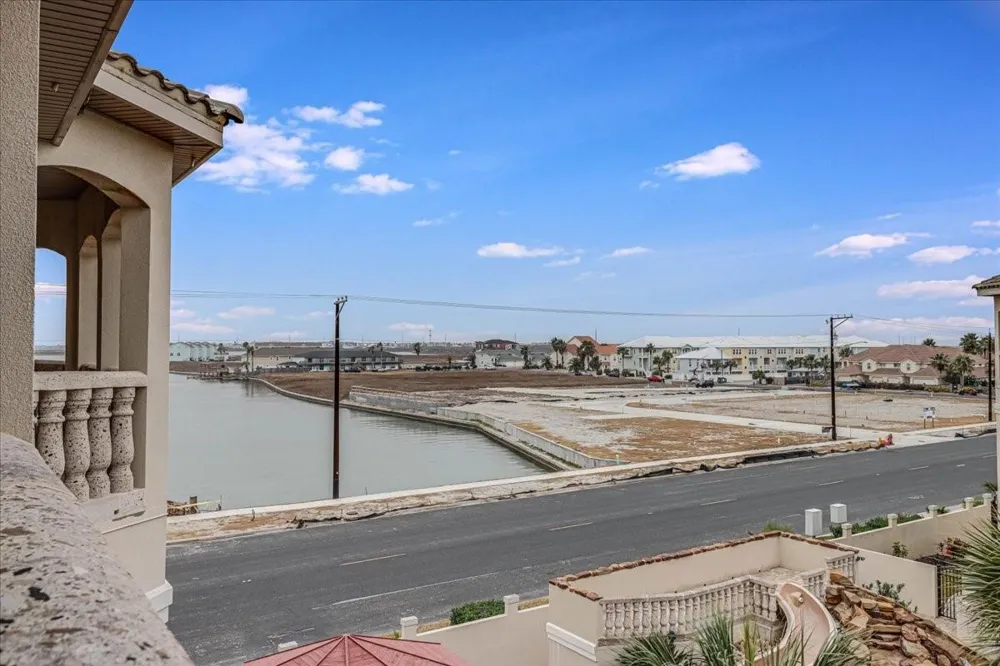 14910 Leeward Drive #304 Corpus Christi, TX 78418