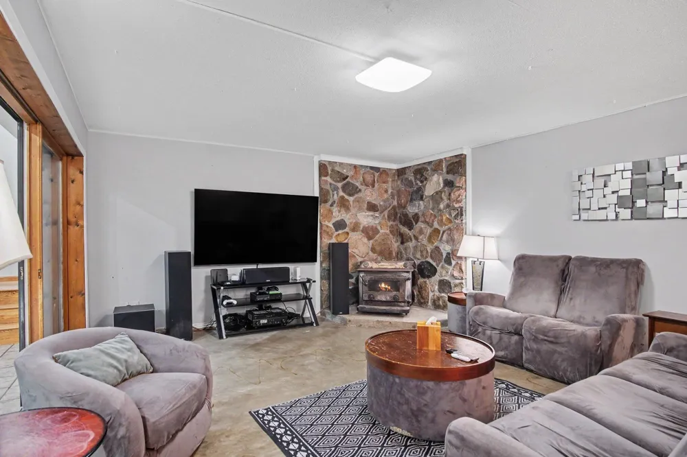 332 Warner Avenue Fremont, MI 49412