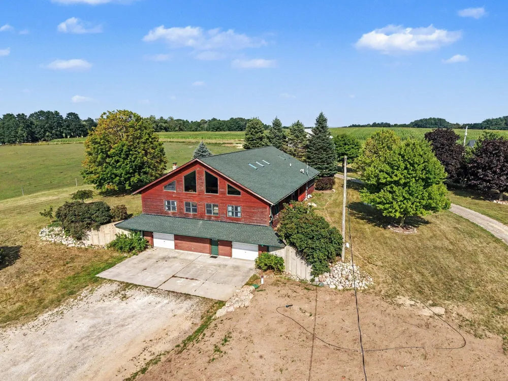 332 Warner Avenue Fremont, MI 49412