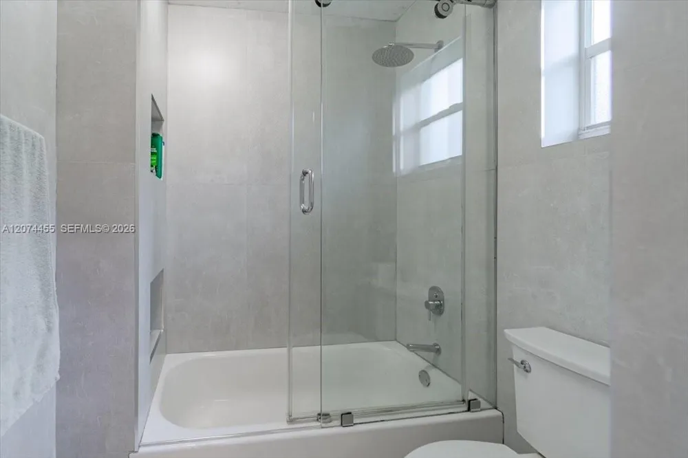 5561 SW 13th St Plantation, FL 33317