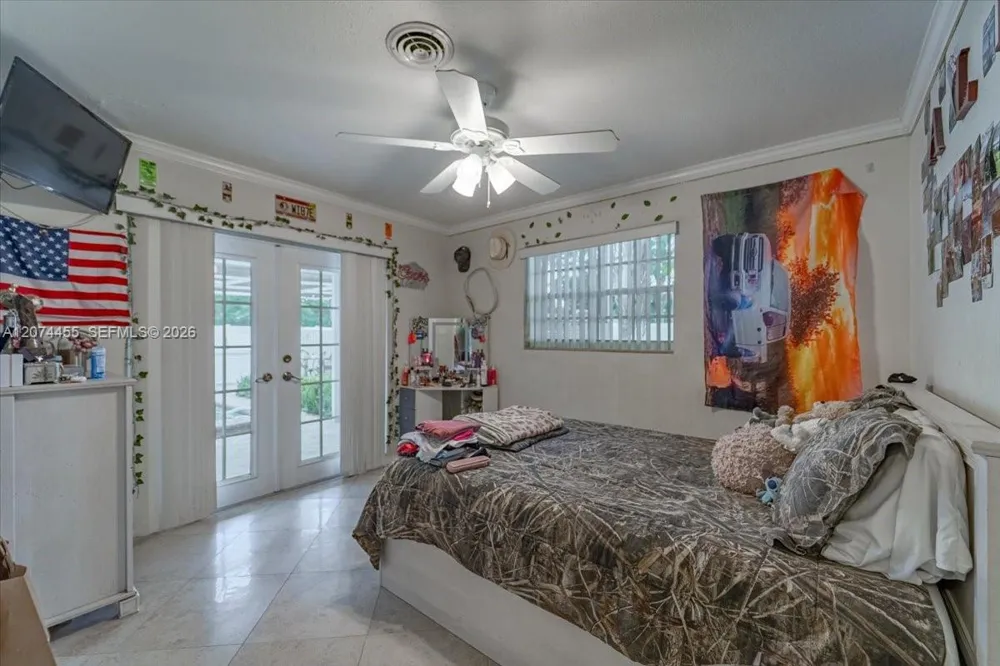 5561 SW 13th St Plantation, FL 33317