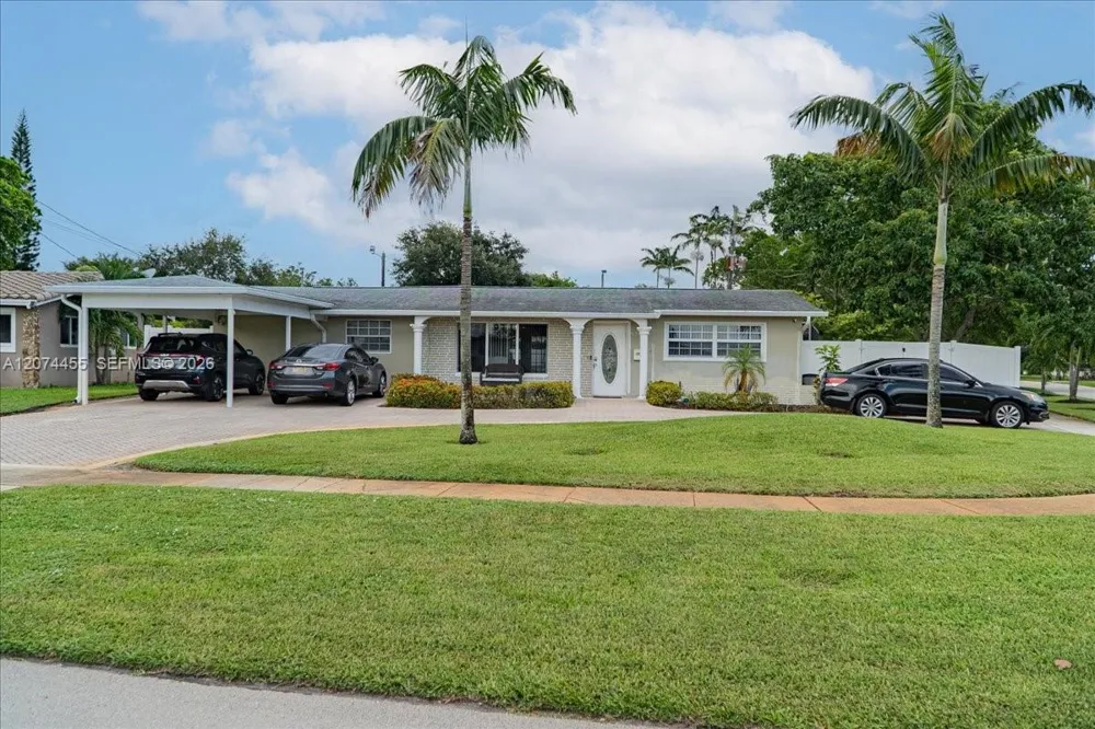 5561 SW 13th St Plantation, FL 33317