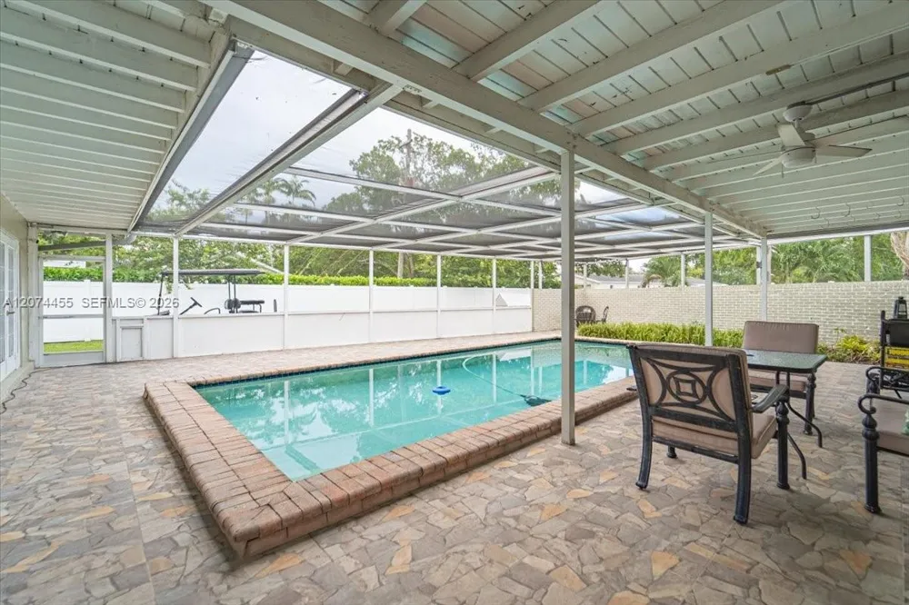5561 SW 13th St Plantation, FL 33317