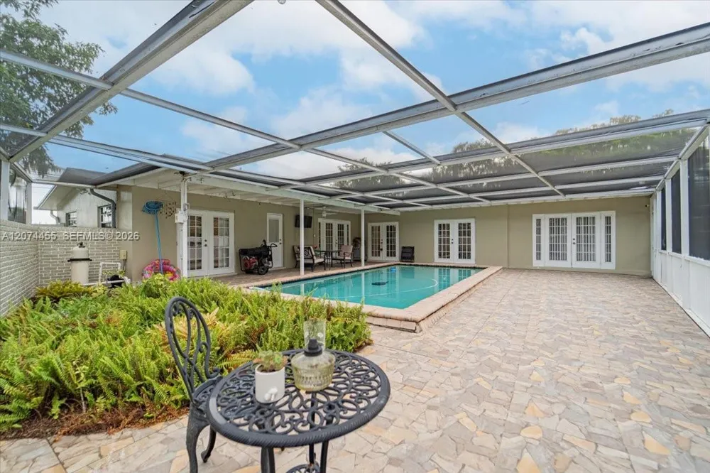 5561 SW 13th St Plantation, FL 33317