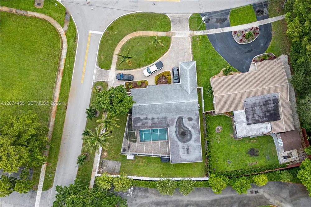5561 SW 13th St Plantation, FL 33317